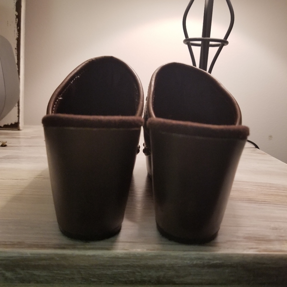 Clogs - Picture 2 of 4